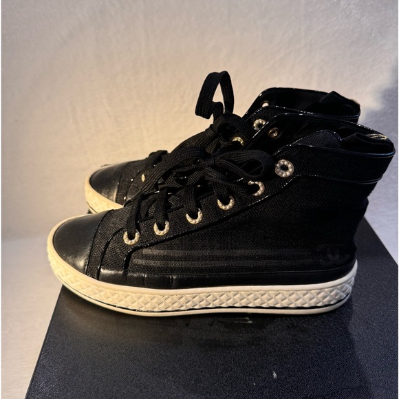 Chanel 100% authentic Chanel sneakers Women’s size 36. - Picture 1 of 10